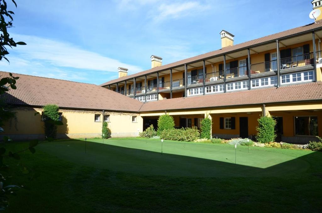 Golf Hotel Castelconturbia Agrate Conturbia Exterior photo